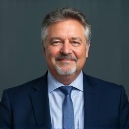 Portrait de Jean Durand, Directeur Général de Groupe RH Innovant